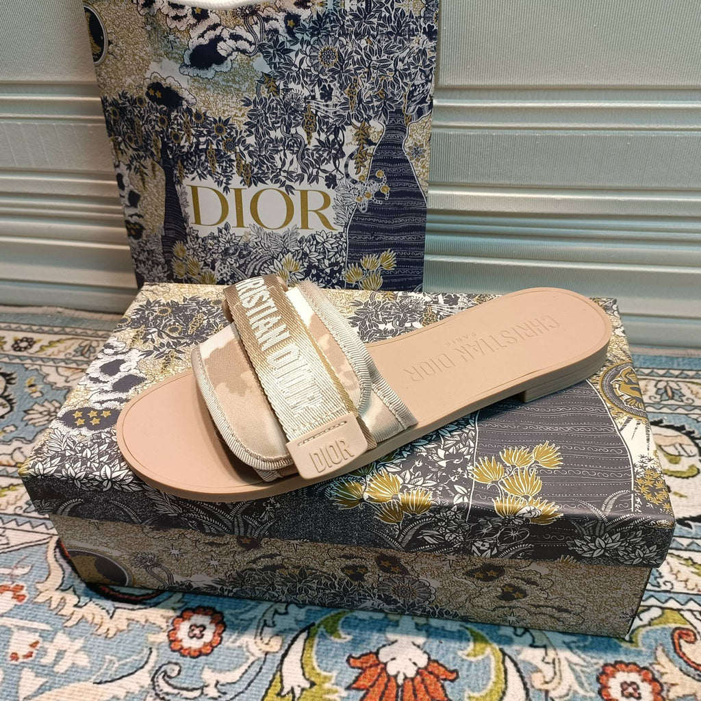 14D20Z Popular Slippers