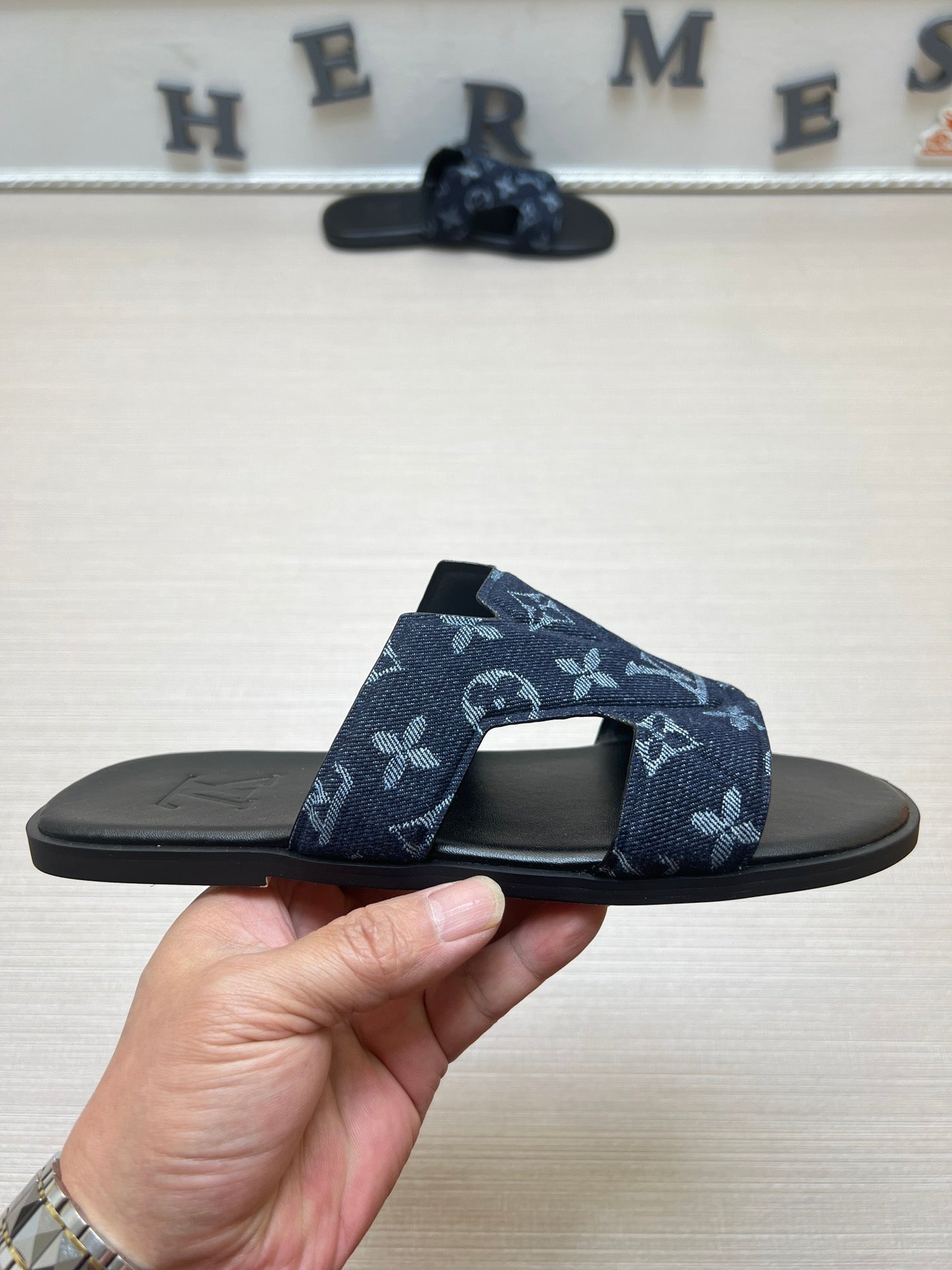 54E32Z Popular slippers