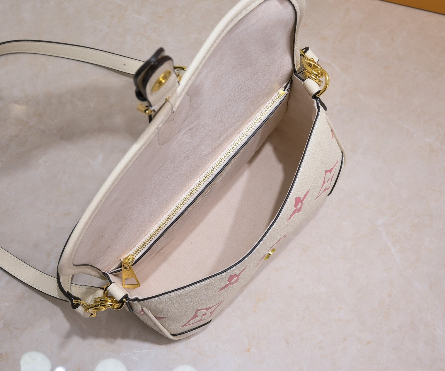 136PE40B Popular leather bag