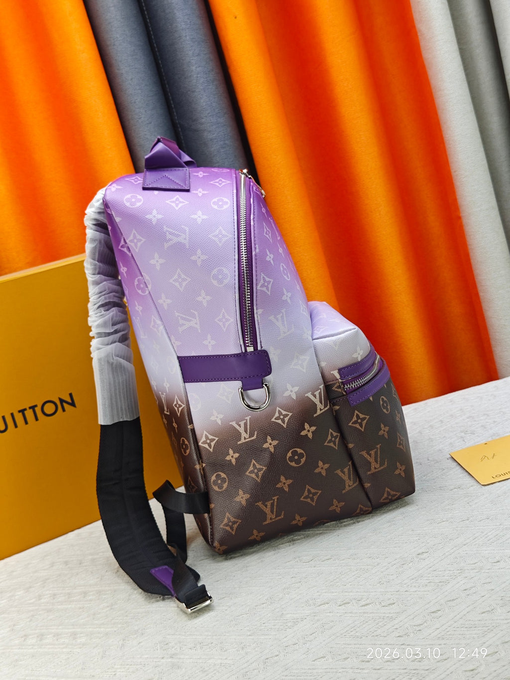 136PE18B Popular leather bag