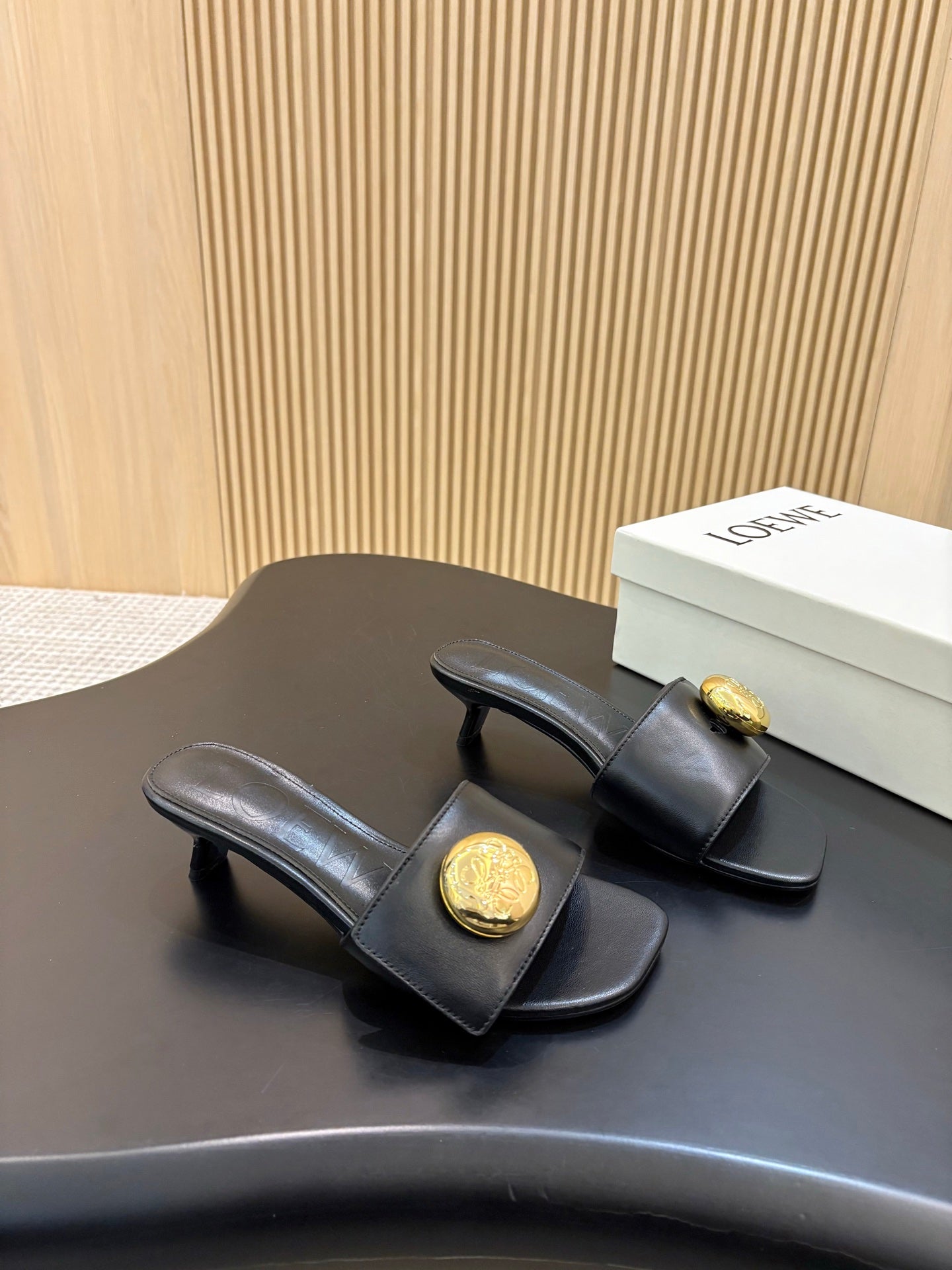 Z2X66V16 Popular high-quality leather Shoes