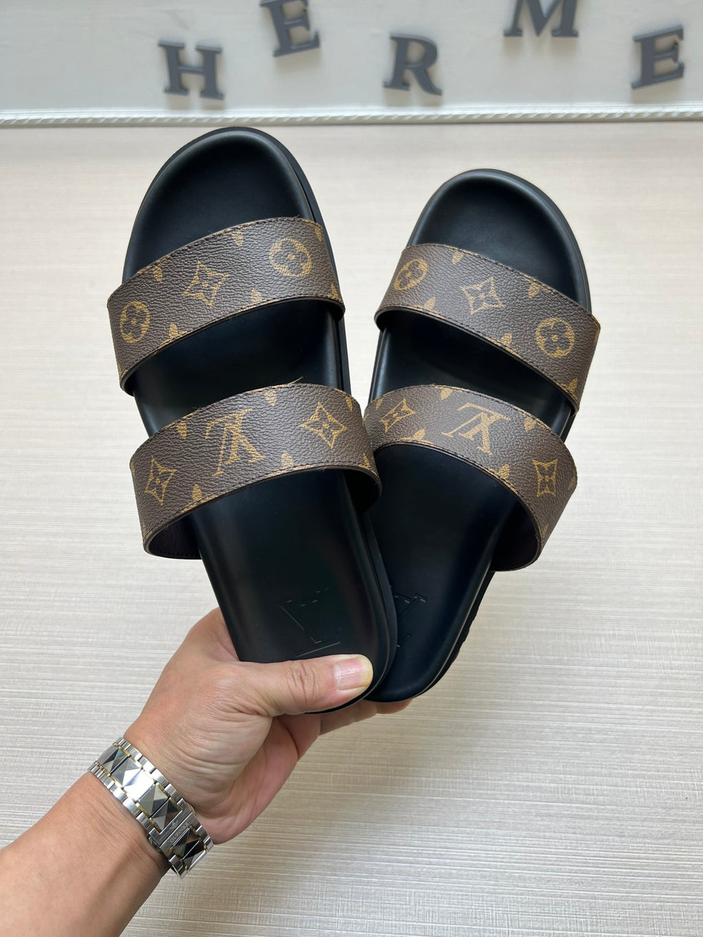 54E57Z Popular slippers