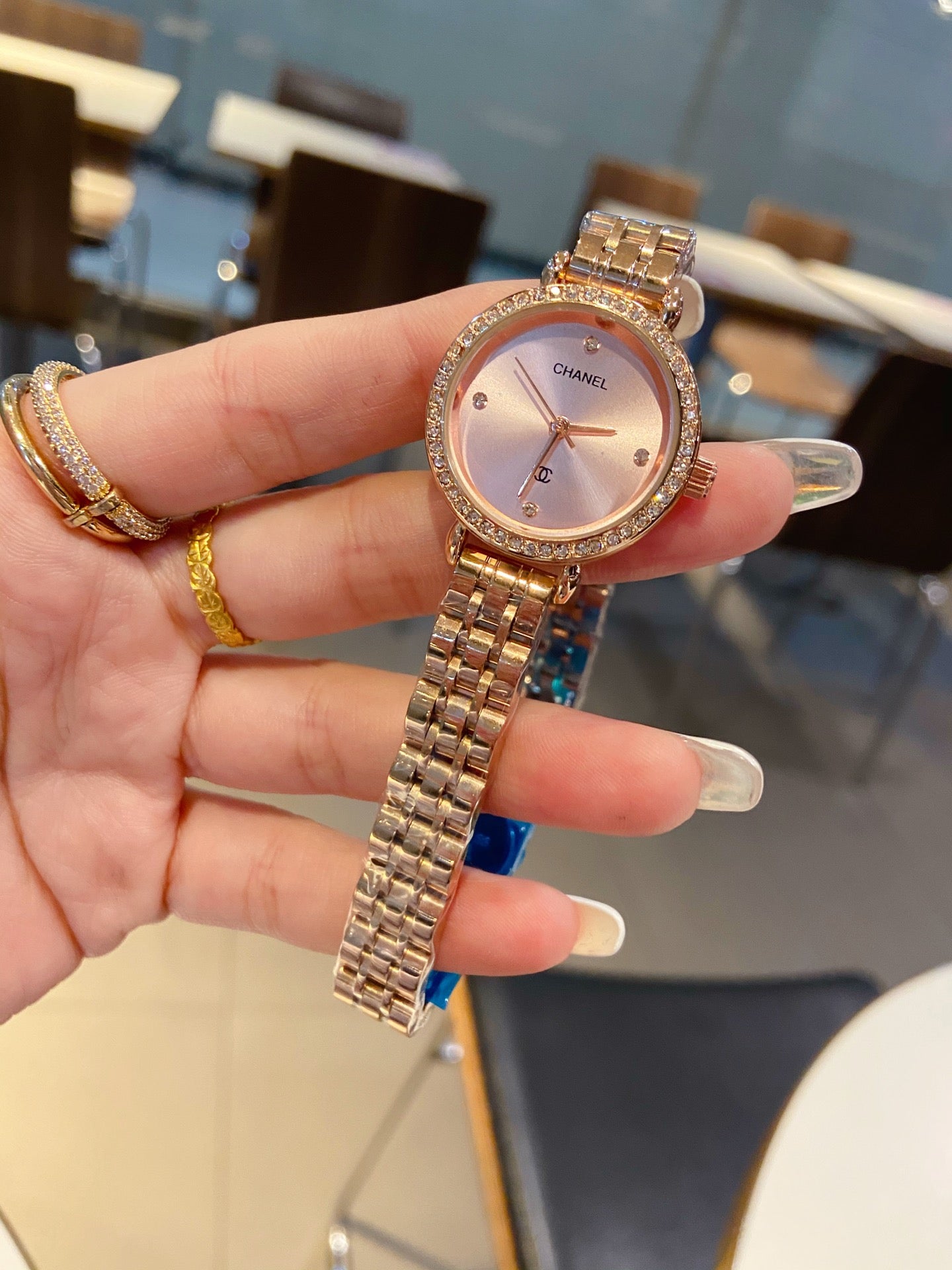136RC84L Popular Watches