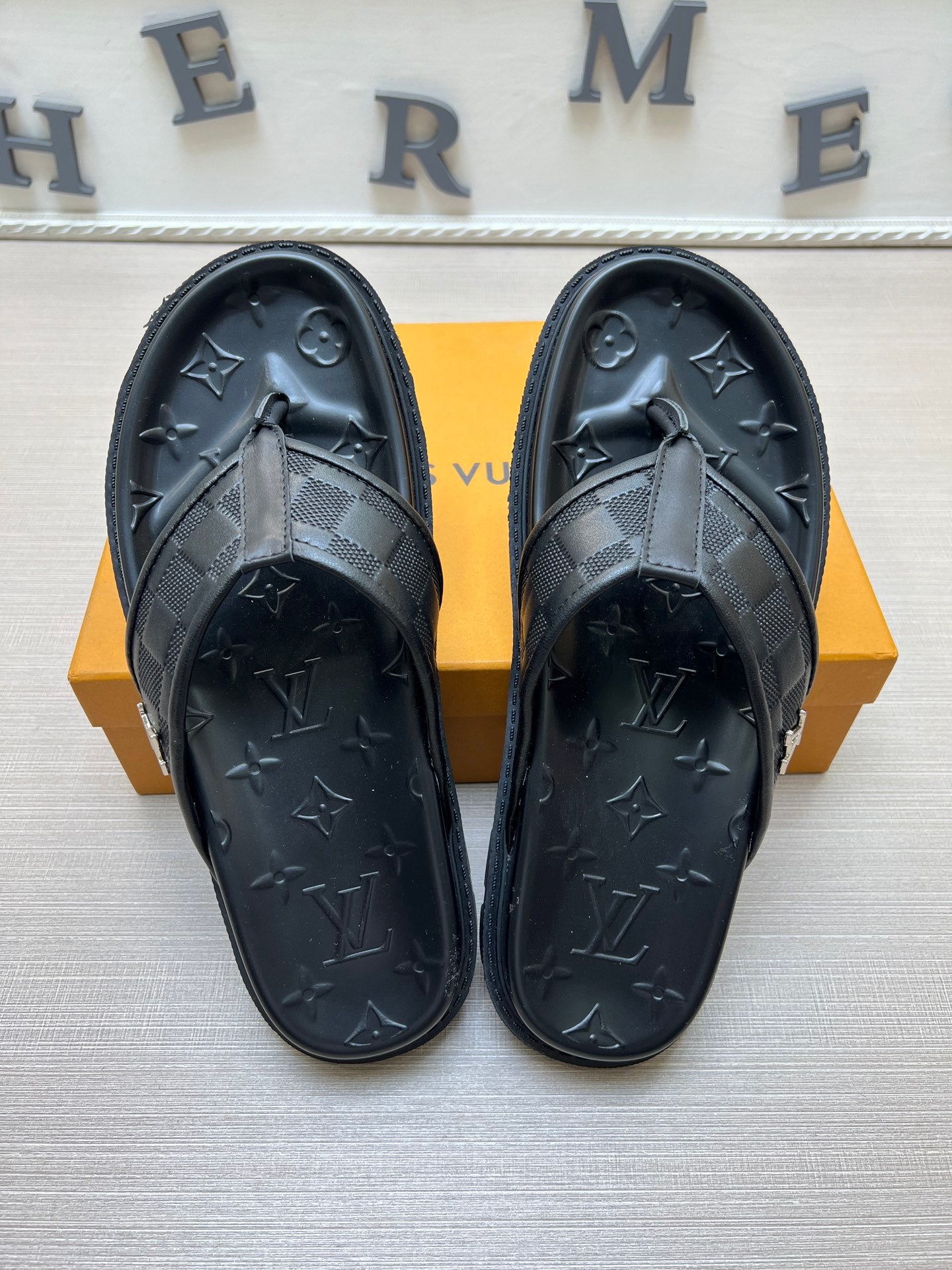 535ZE303Z Popular Slippers