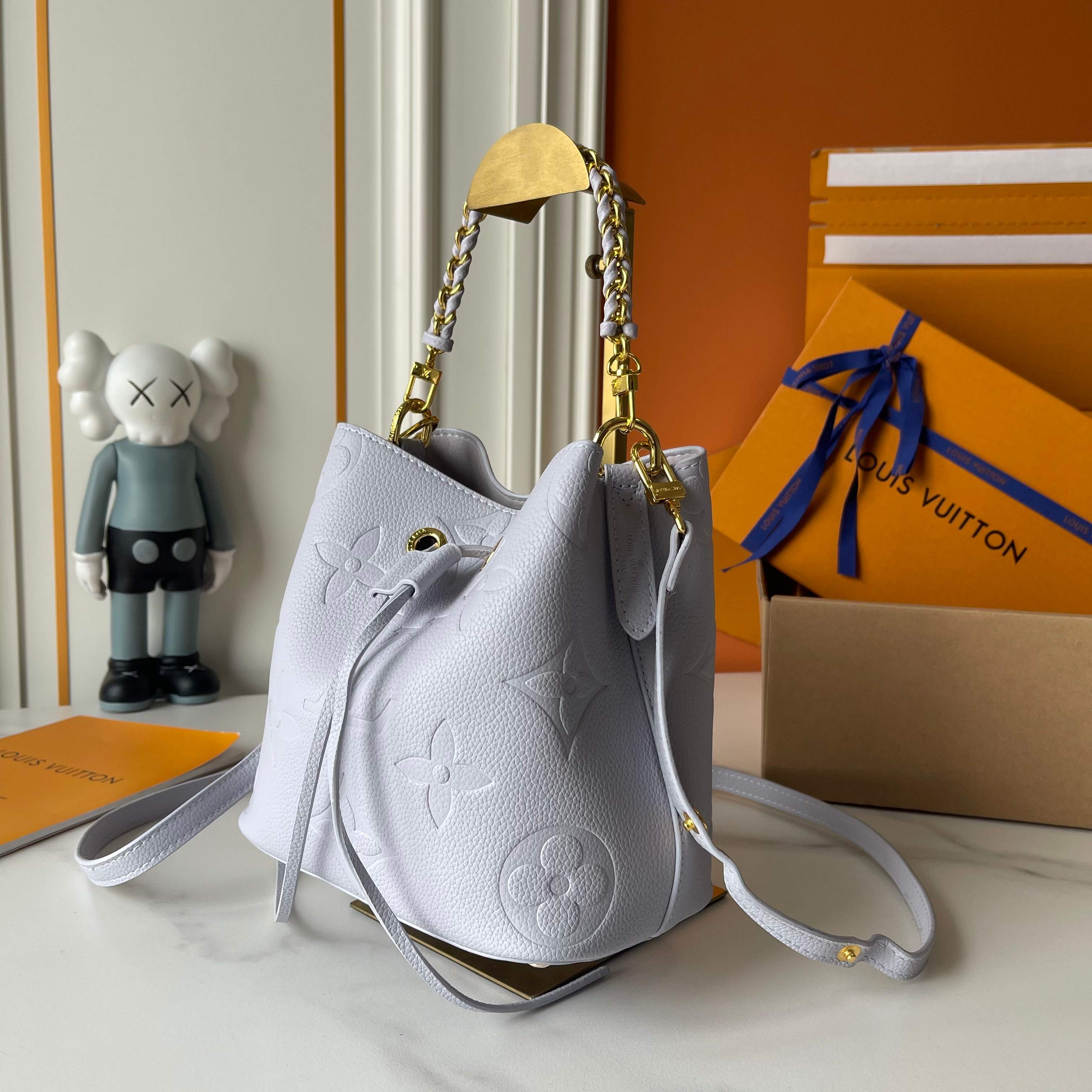 15RE33B  Popular   leather bag