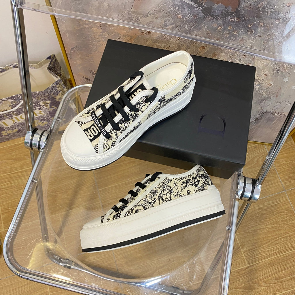 1XD67Z Popular shoes