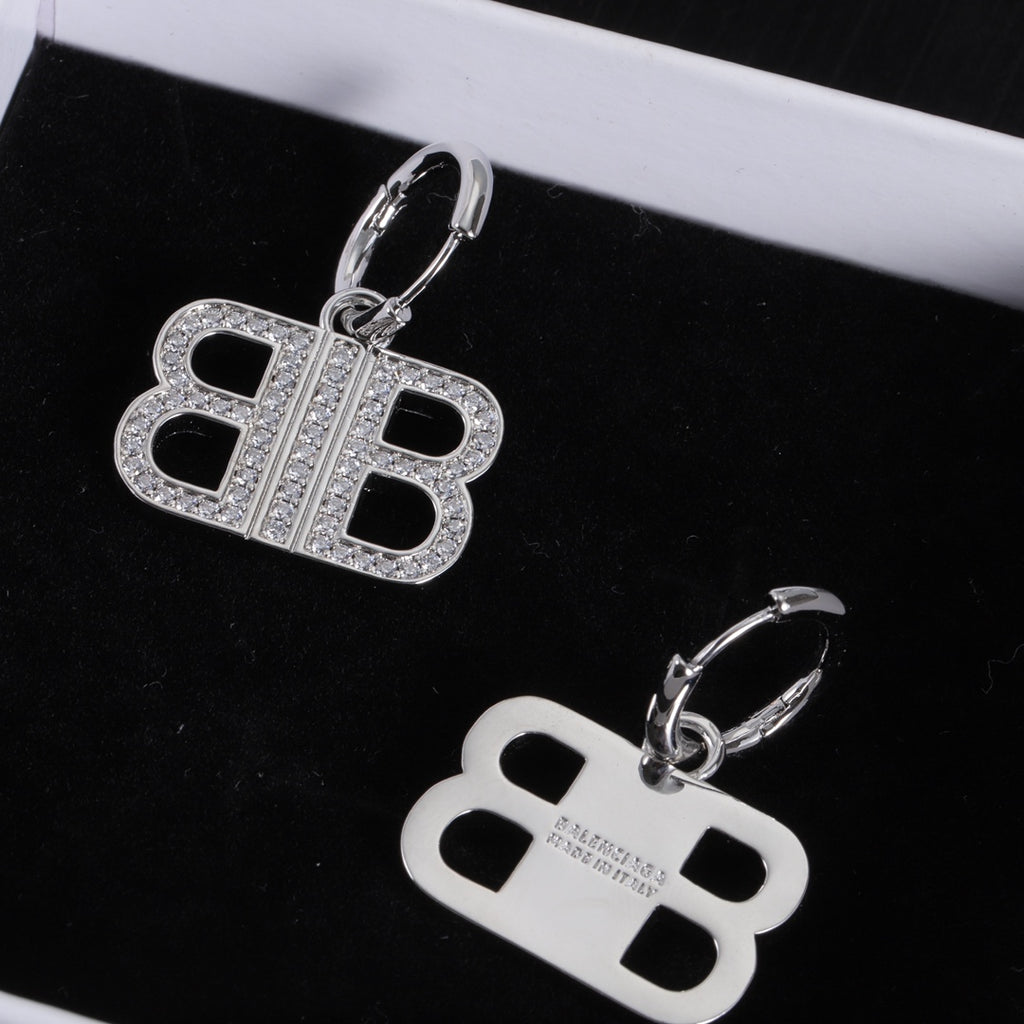 14J131E Popular Earrings