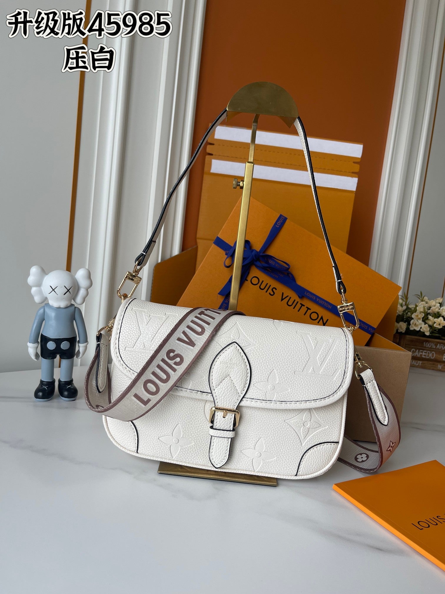 136PE38B Popular leather bag