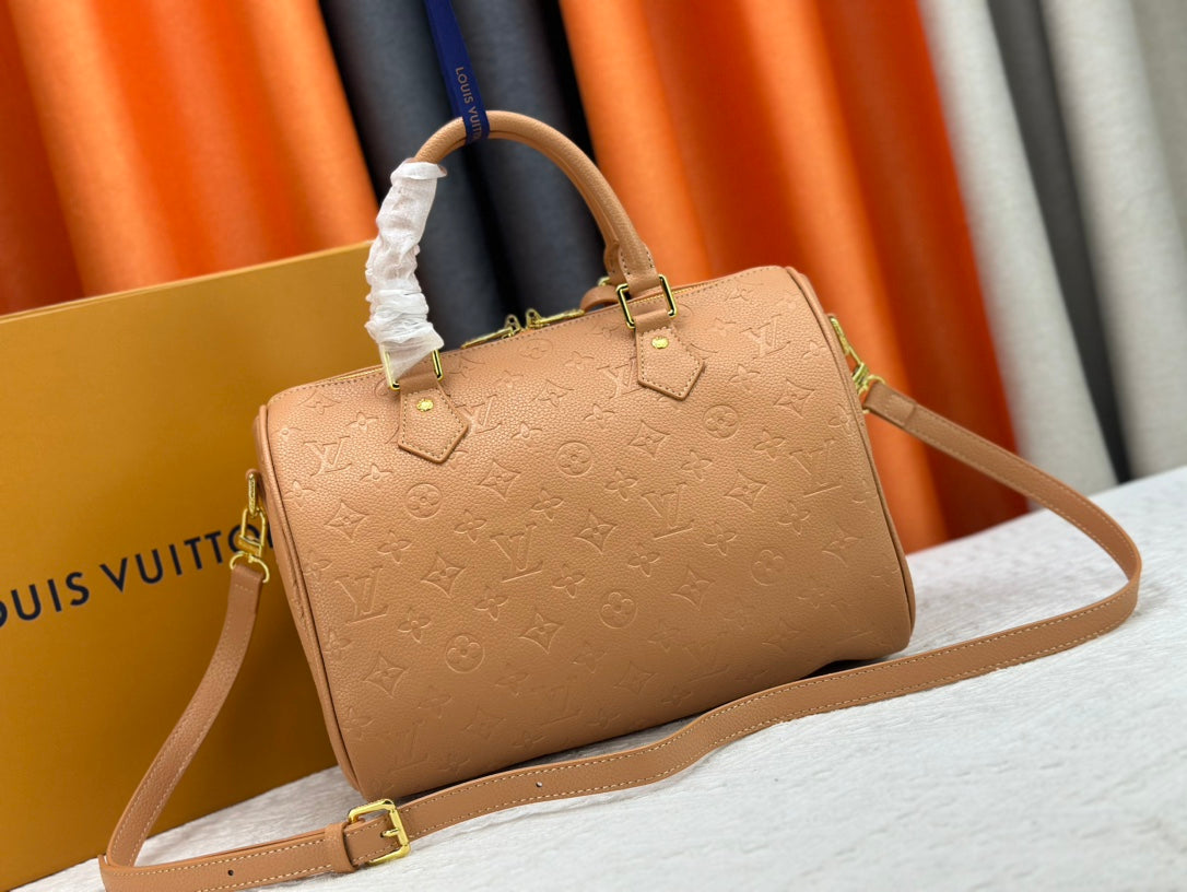 156XE29B Popular leather bag
