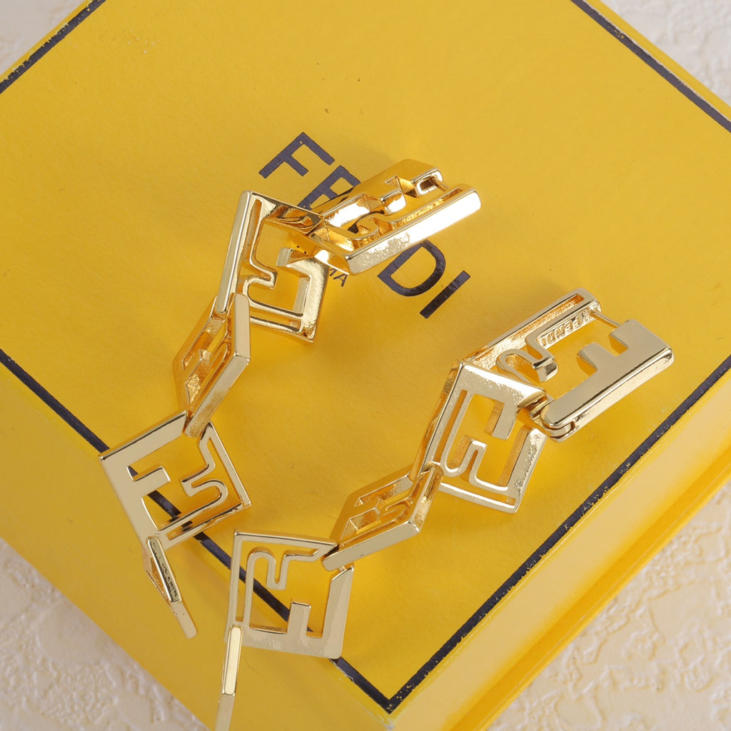 15QF24E Popular Earrings
