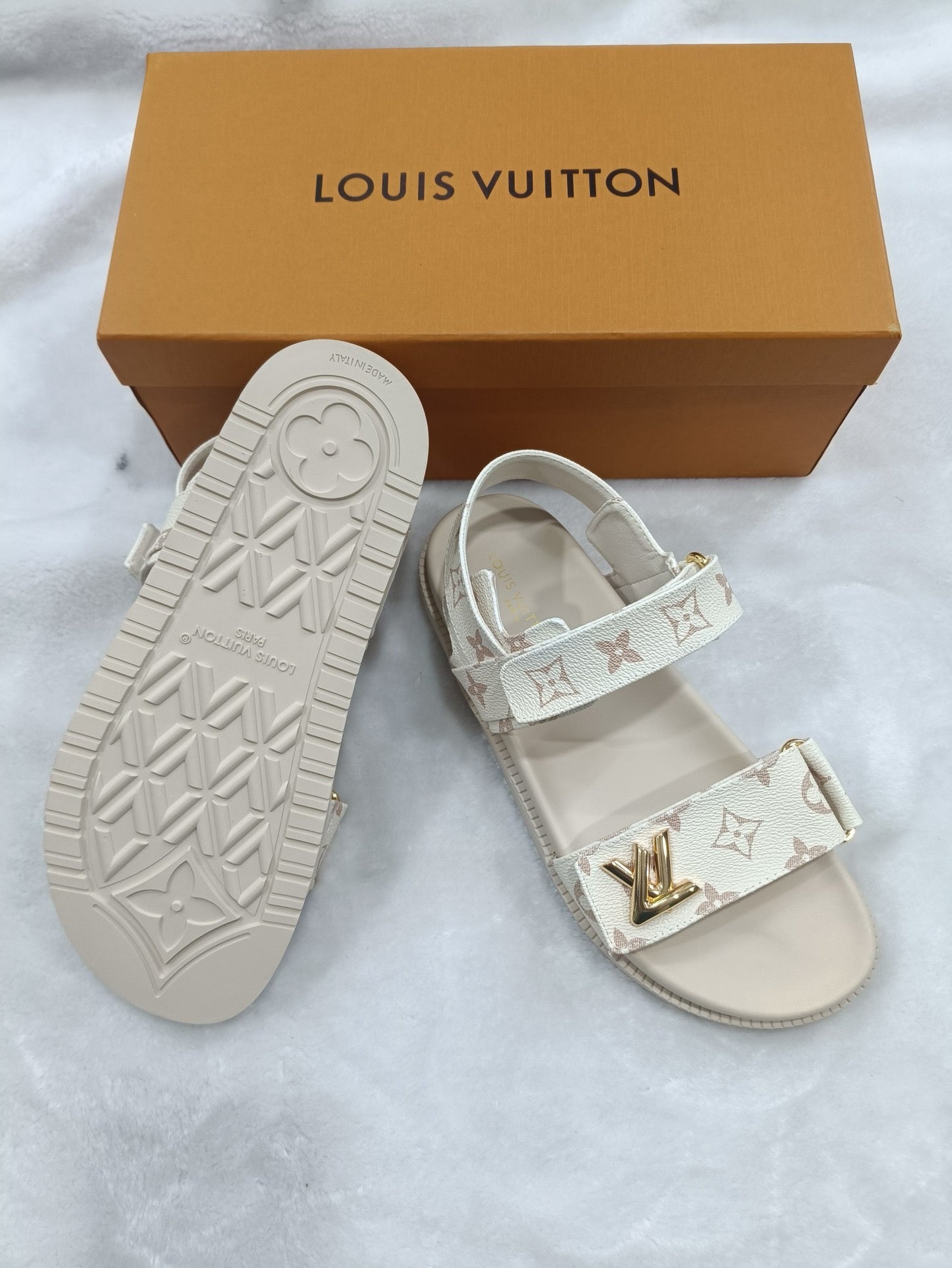 5LE211Z Popular sandals