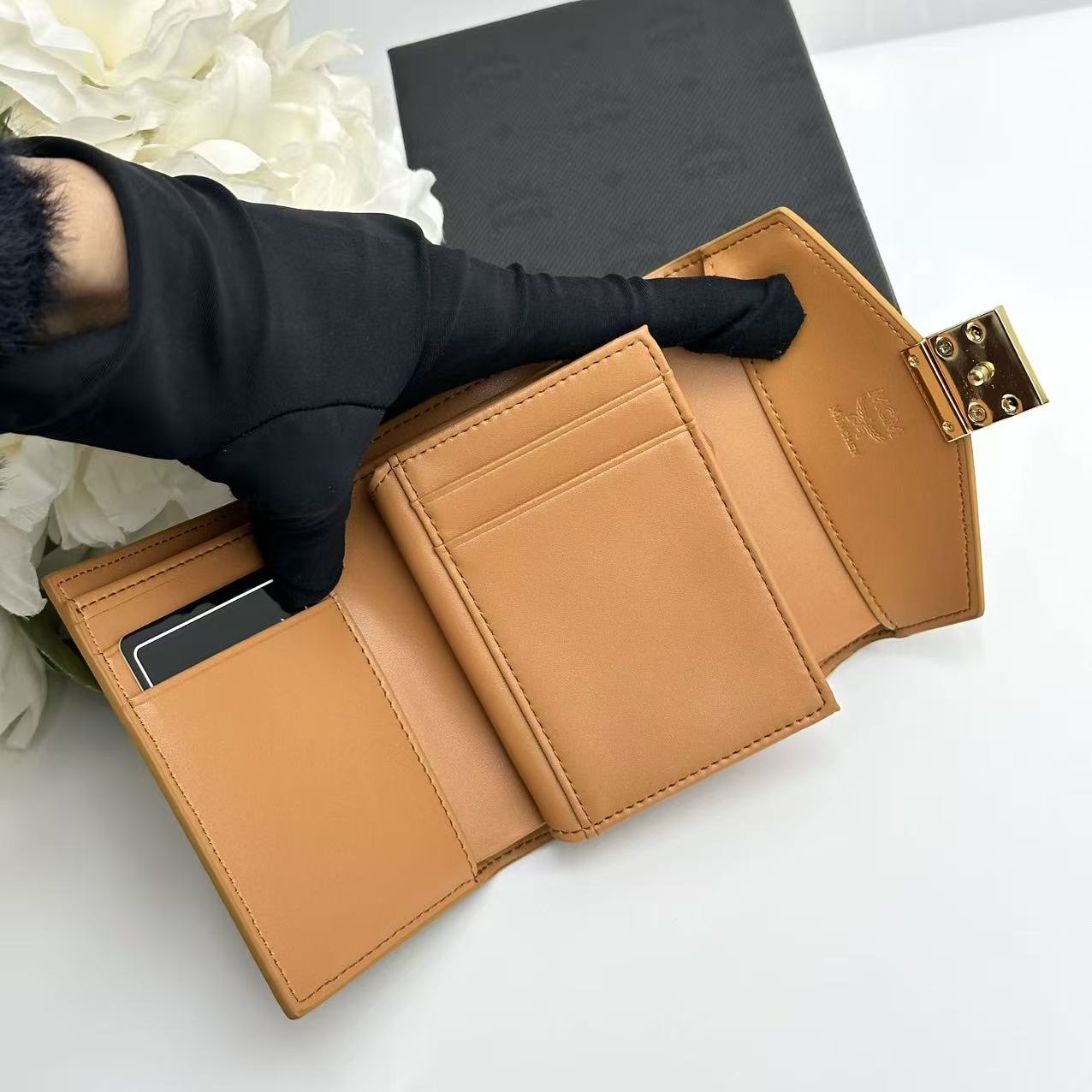 136NM13B Popular leather  Wallets
