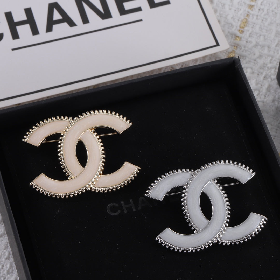14C781X   Popular Brooch