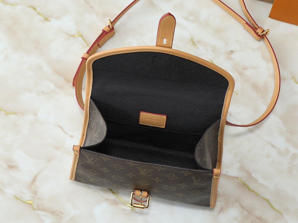 136PE76B Popular leather bag