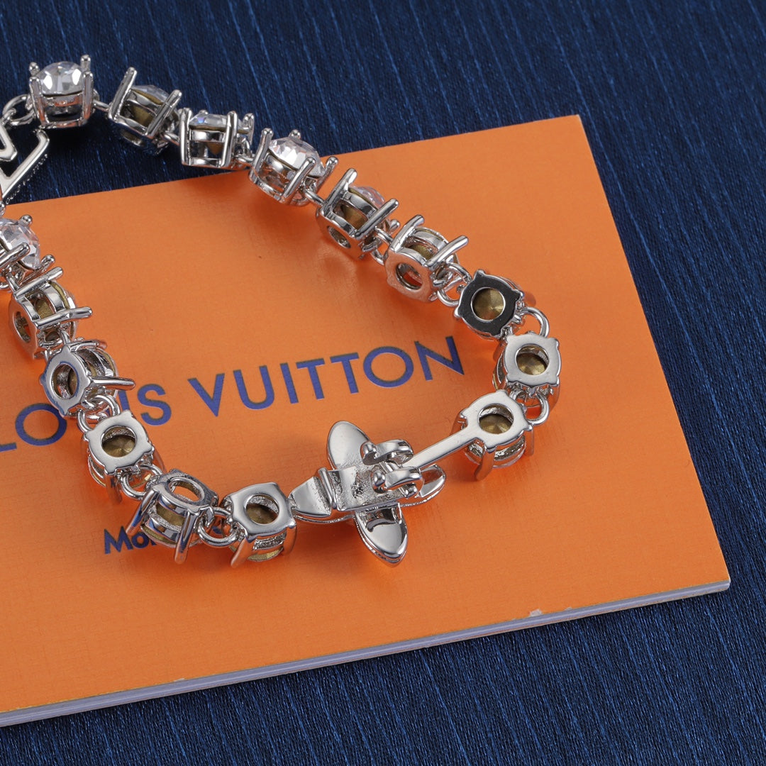 14E558K  Popular Bracelets