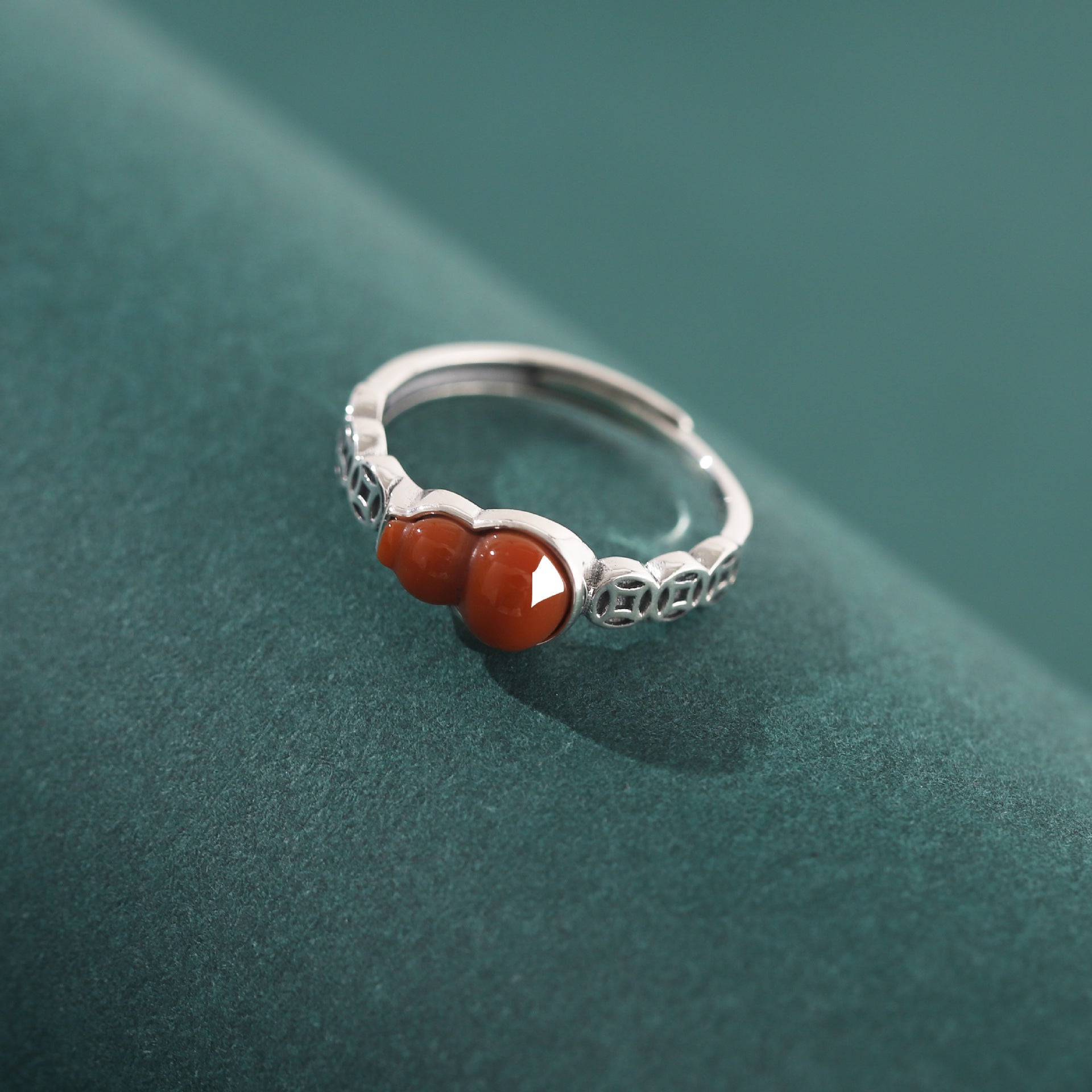 585QA78J Popular Rings