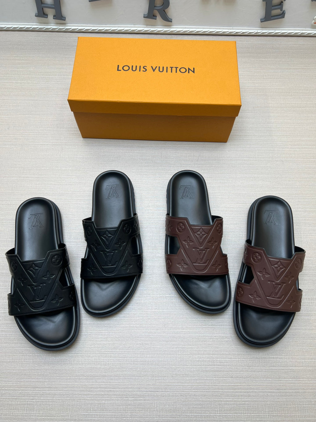 54E66Z Popular slippers