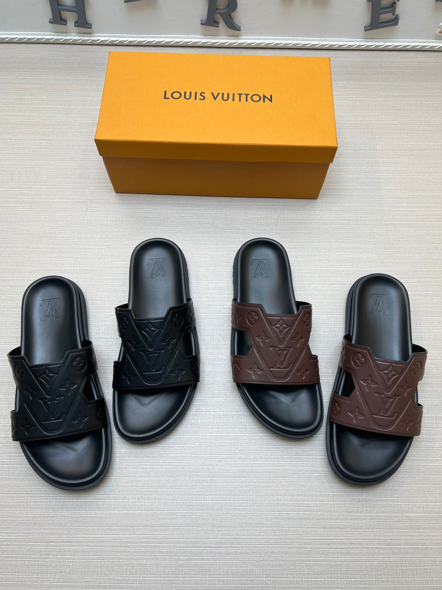 54E66Z Popular slippers