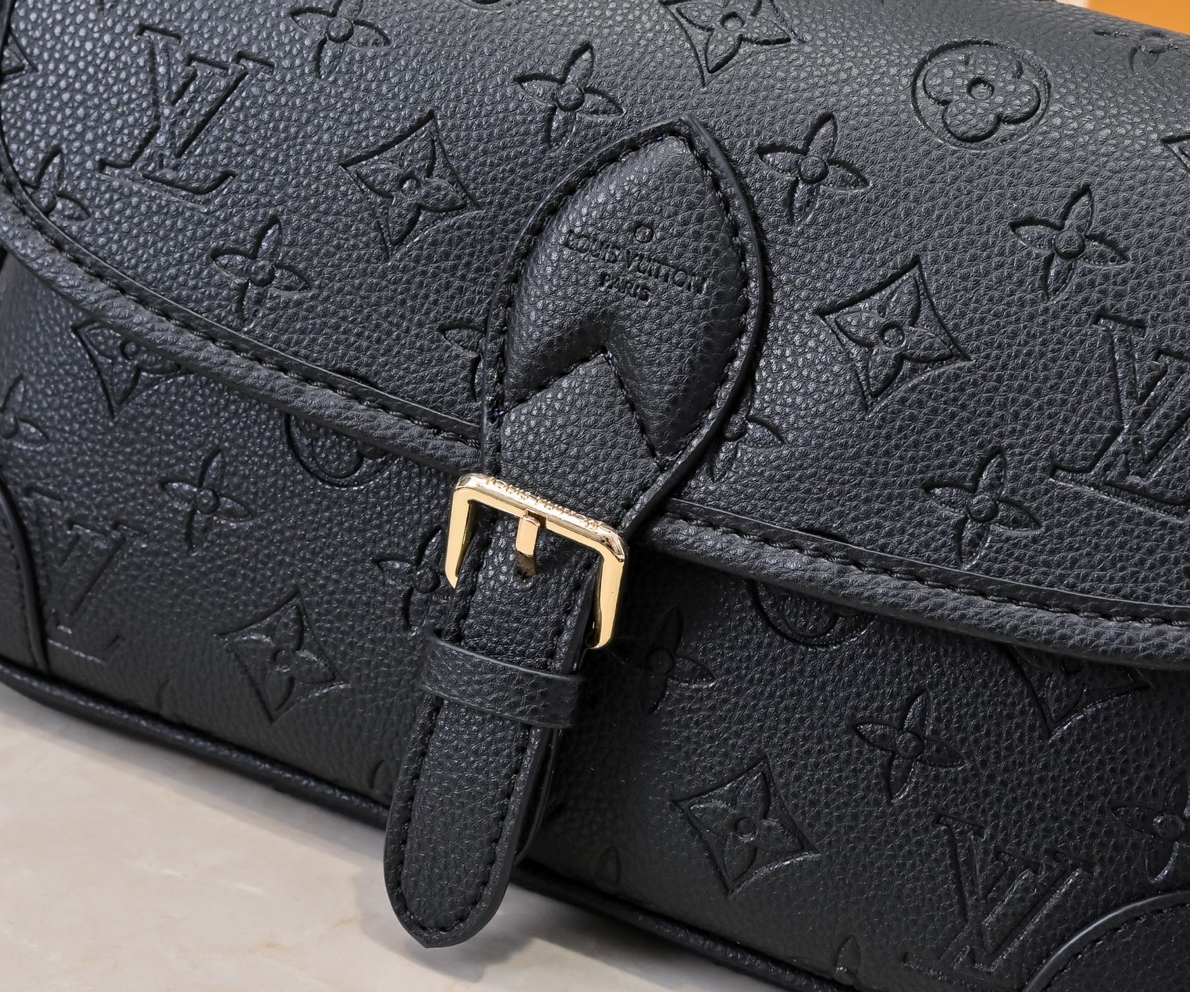 136PE42B Popular leather bag