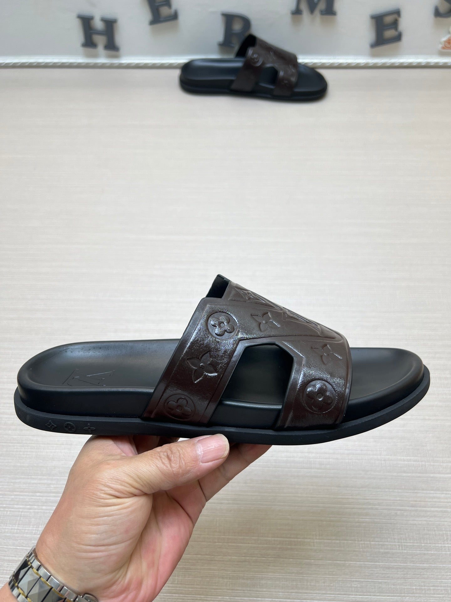 54E67Z Popular slippers