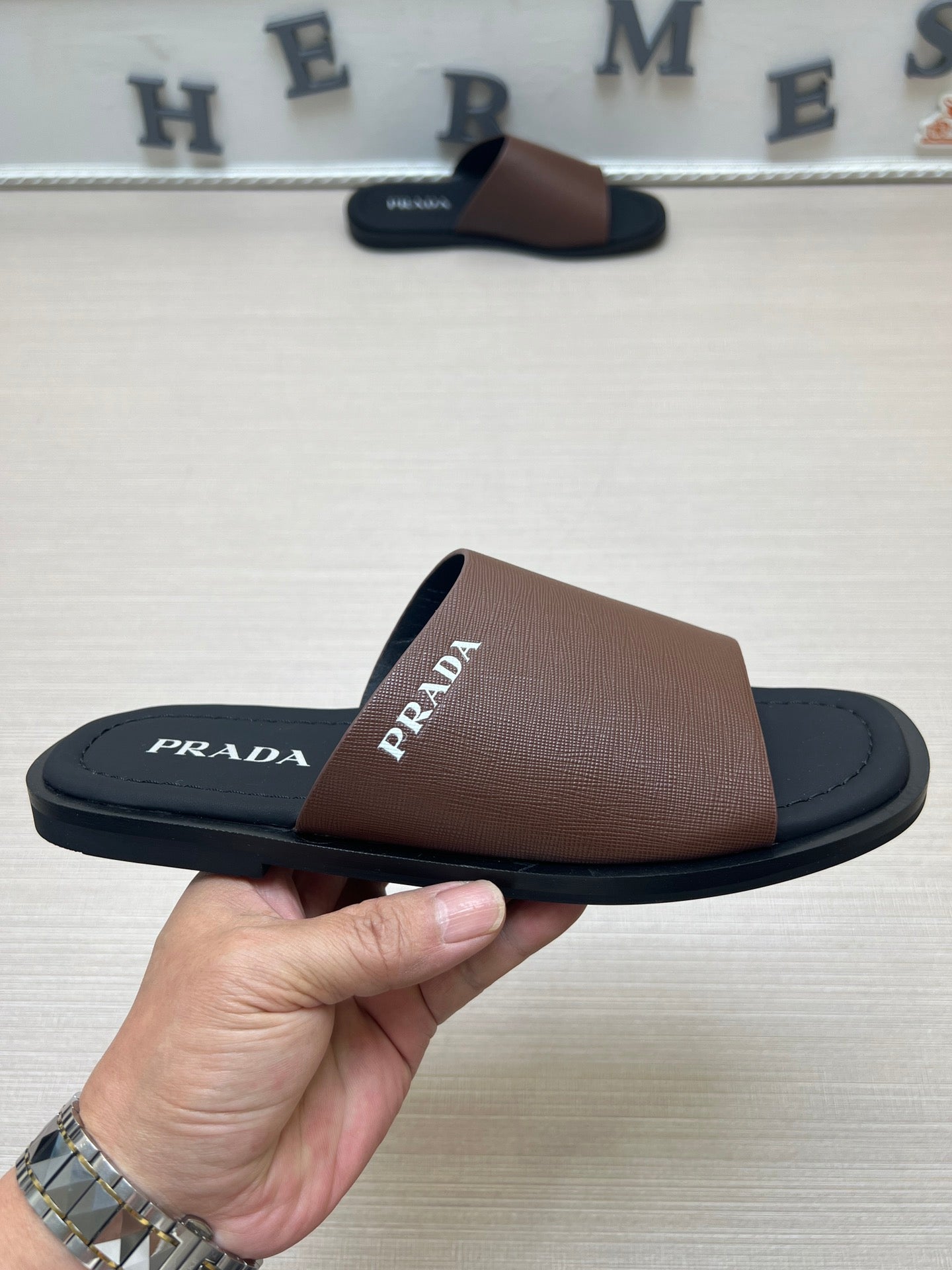 54PD76Z Popular slippers