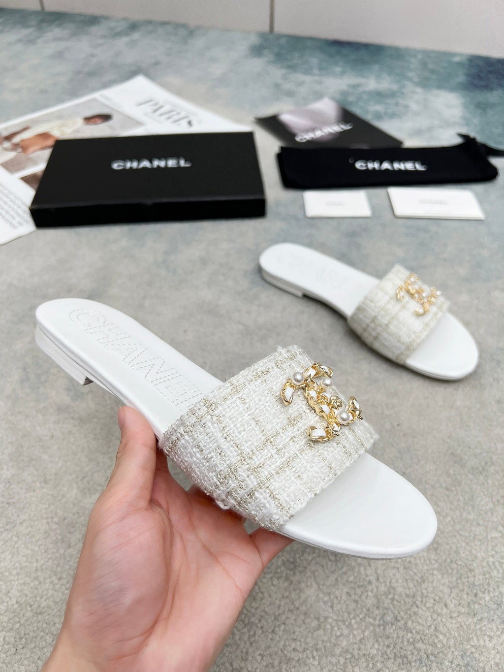 255QC21Z Popular leather shoes