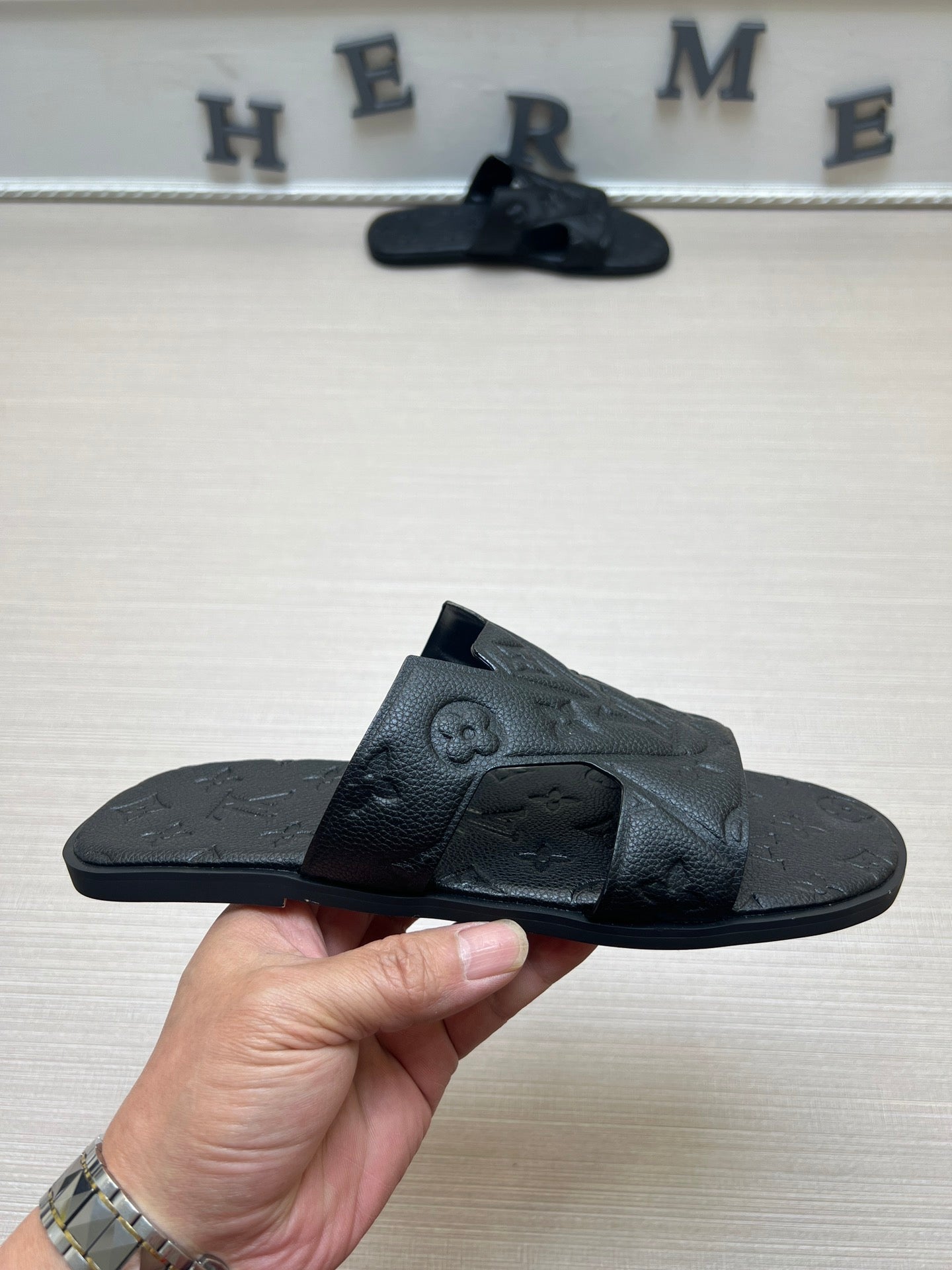 54E34Z Popular slippers