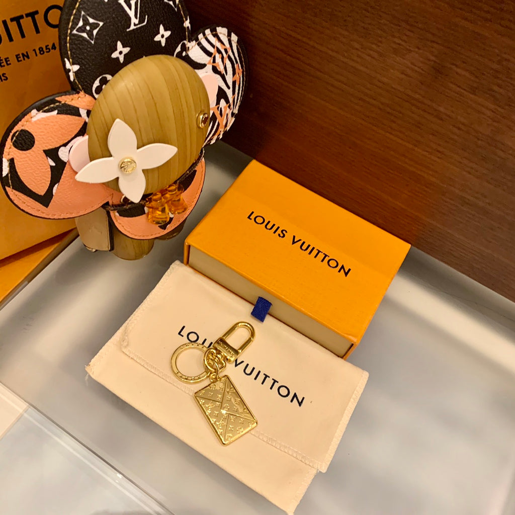 35QE18A Popular bag 's charms accessories