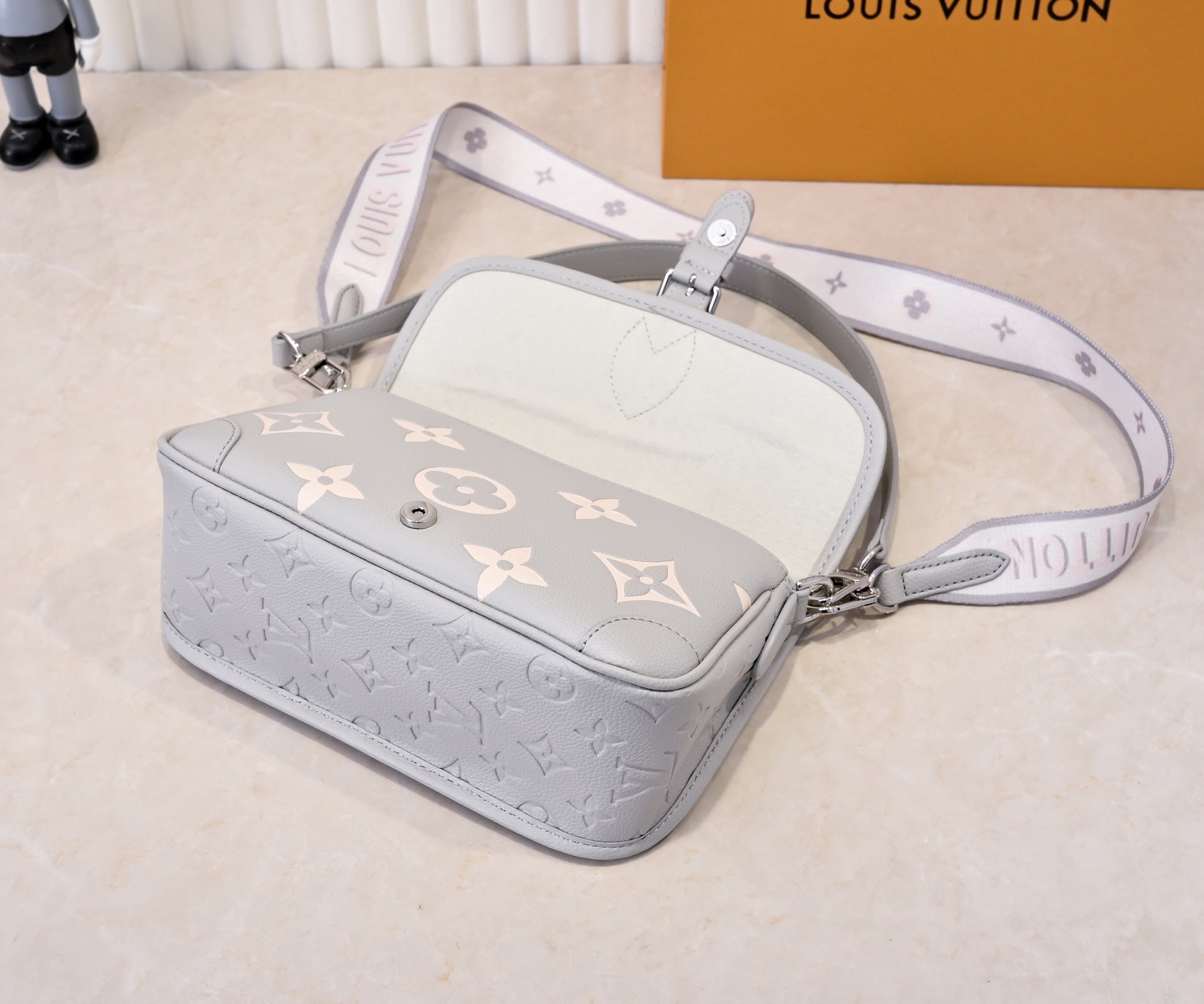 136PE42B Popular leather bag
