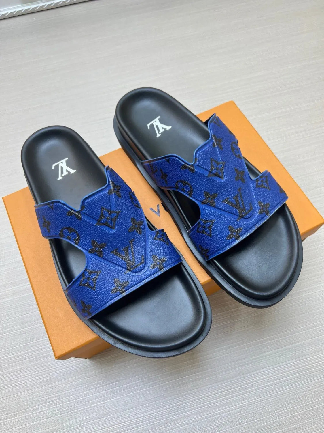 5LE228Z Popular Slippers