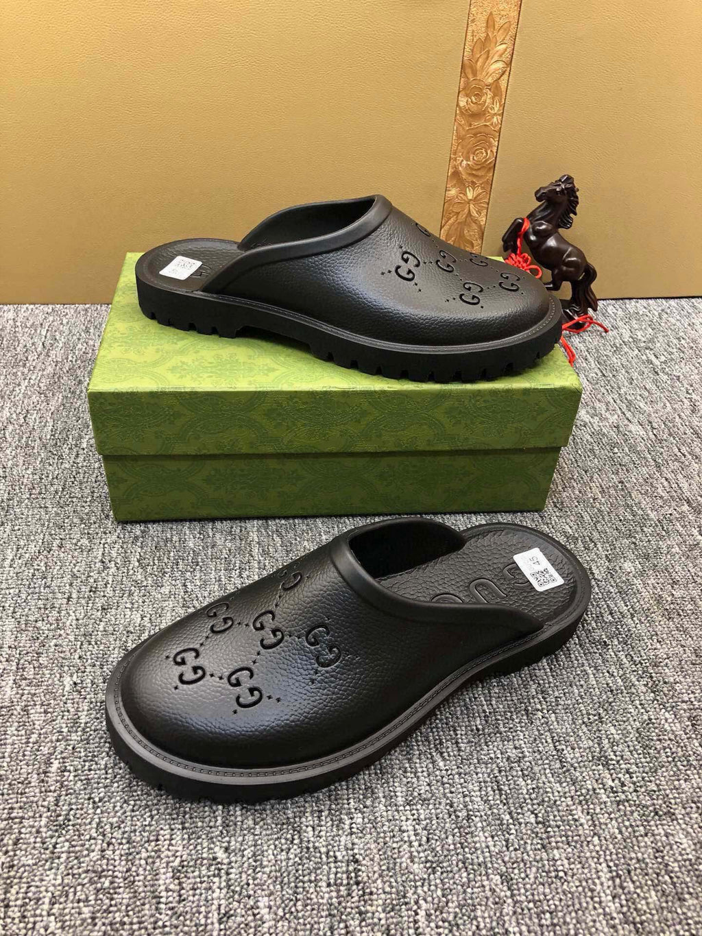 5WB243Z Popular Slippers