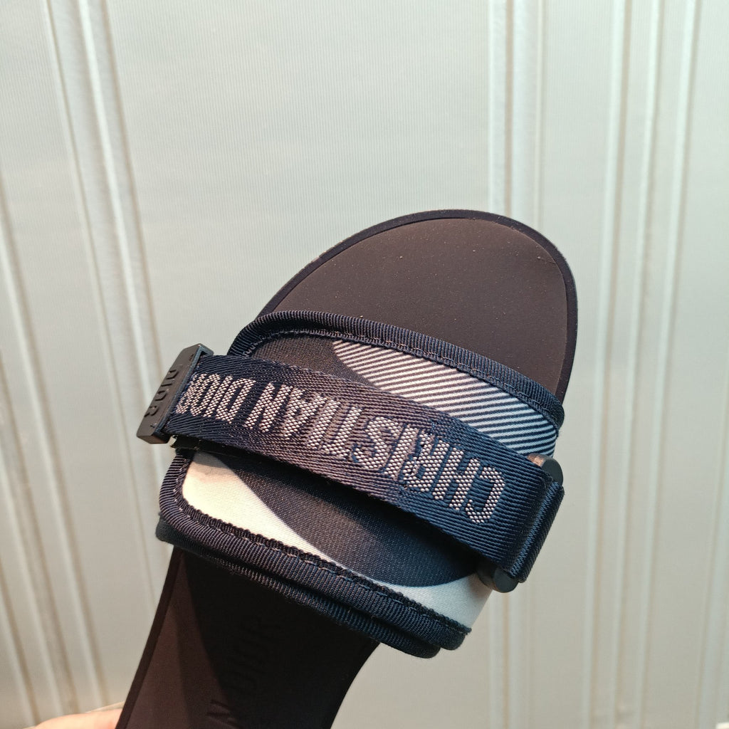 14D20Z Popular Slippers