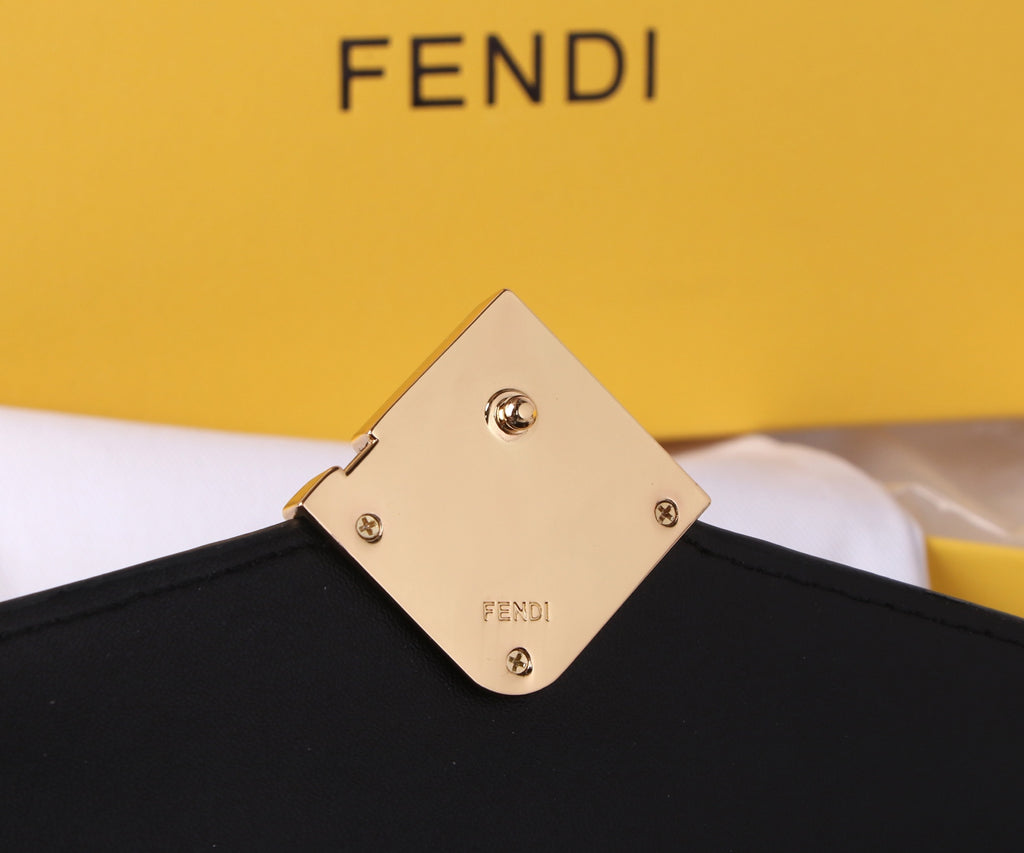 136PF103B Popular leather bag