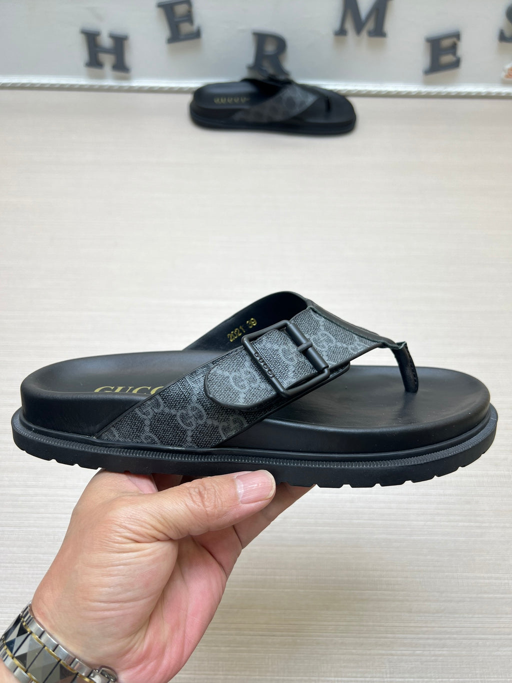 54B92Z Popular slippers