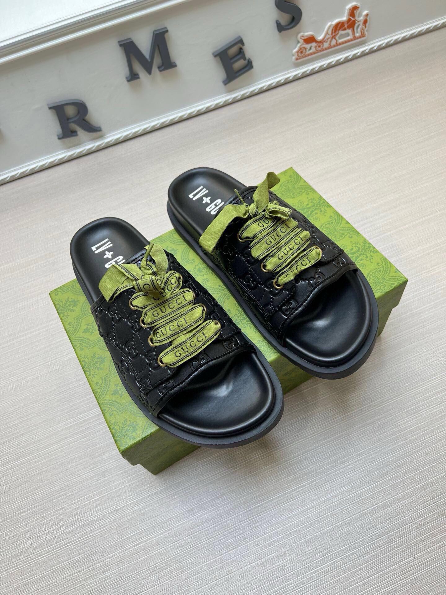 5WB242Z Popular Slippers