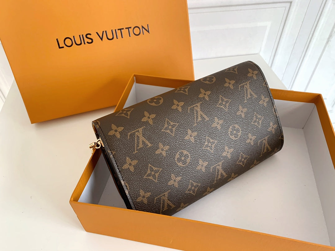 1XE38B Popular  leather wallets