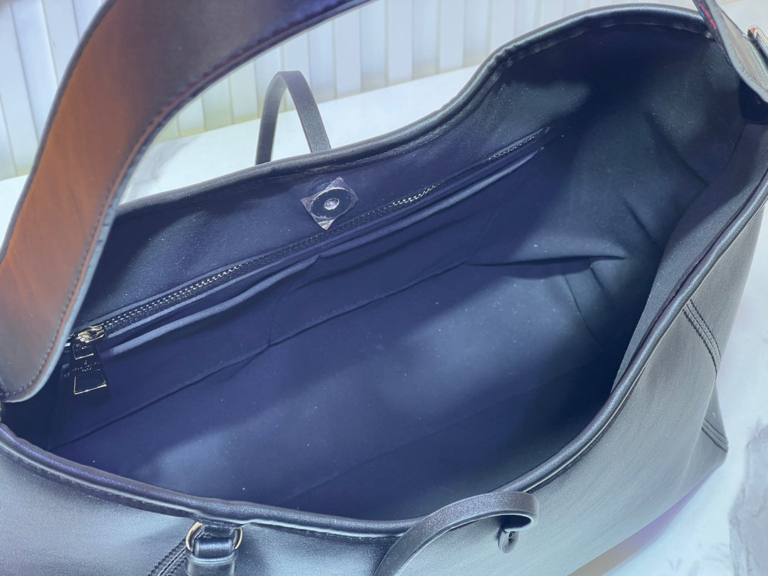 1WE95B Popular leather bag