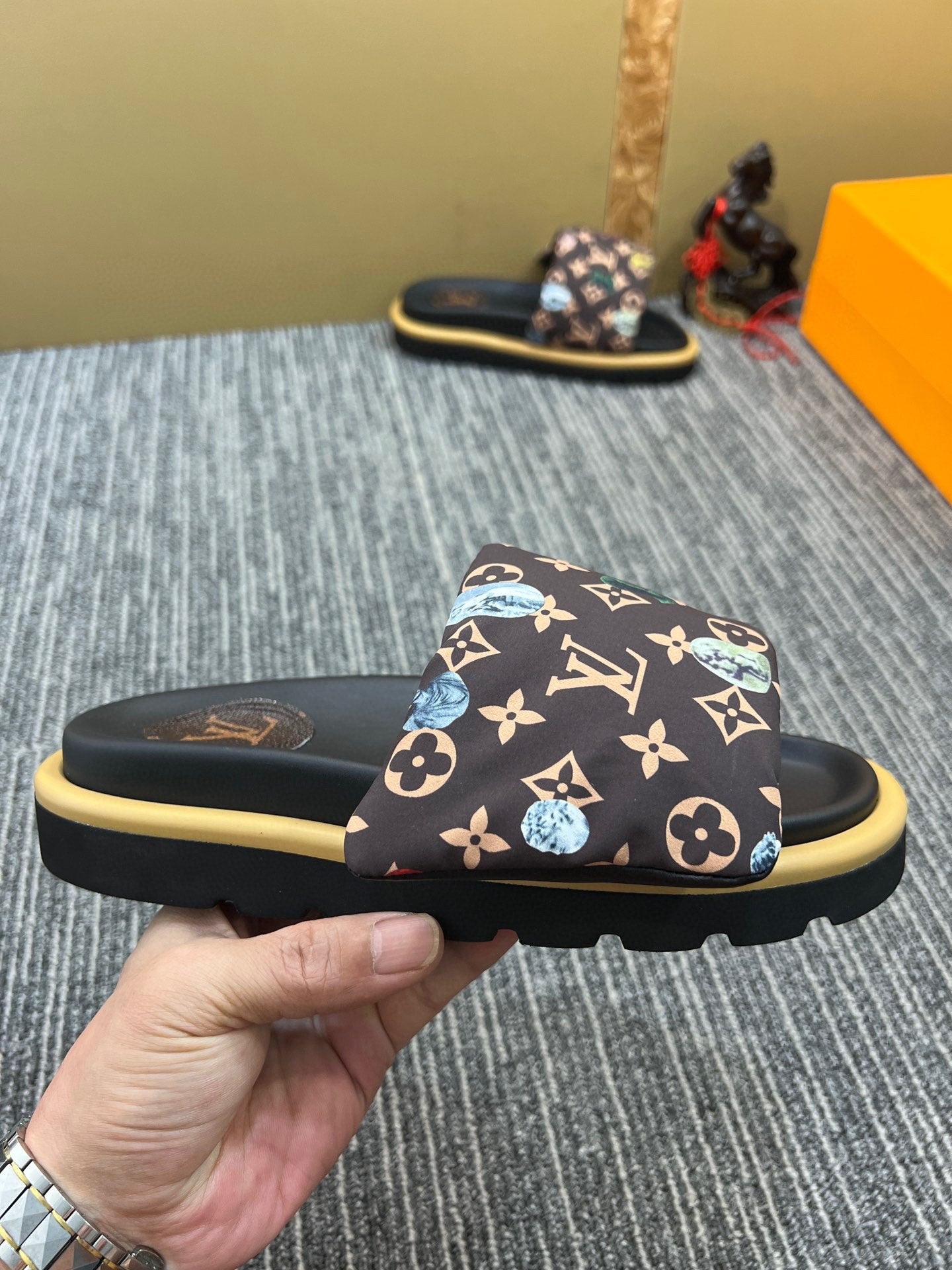 5XF120Z Popular leather quality Slippers