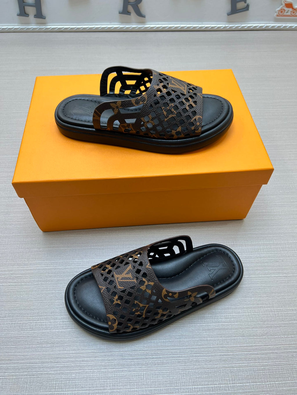 54E83Z Popular slippers