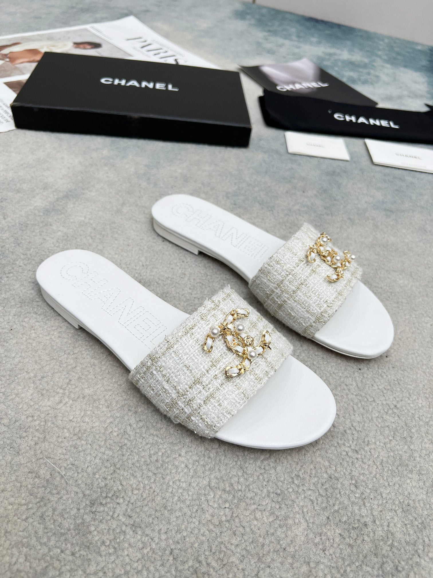 255QC21Z Popular leather shoes