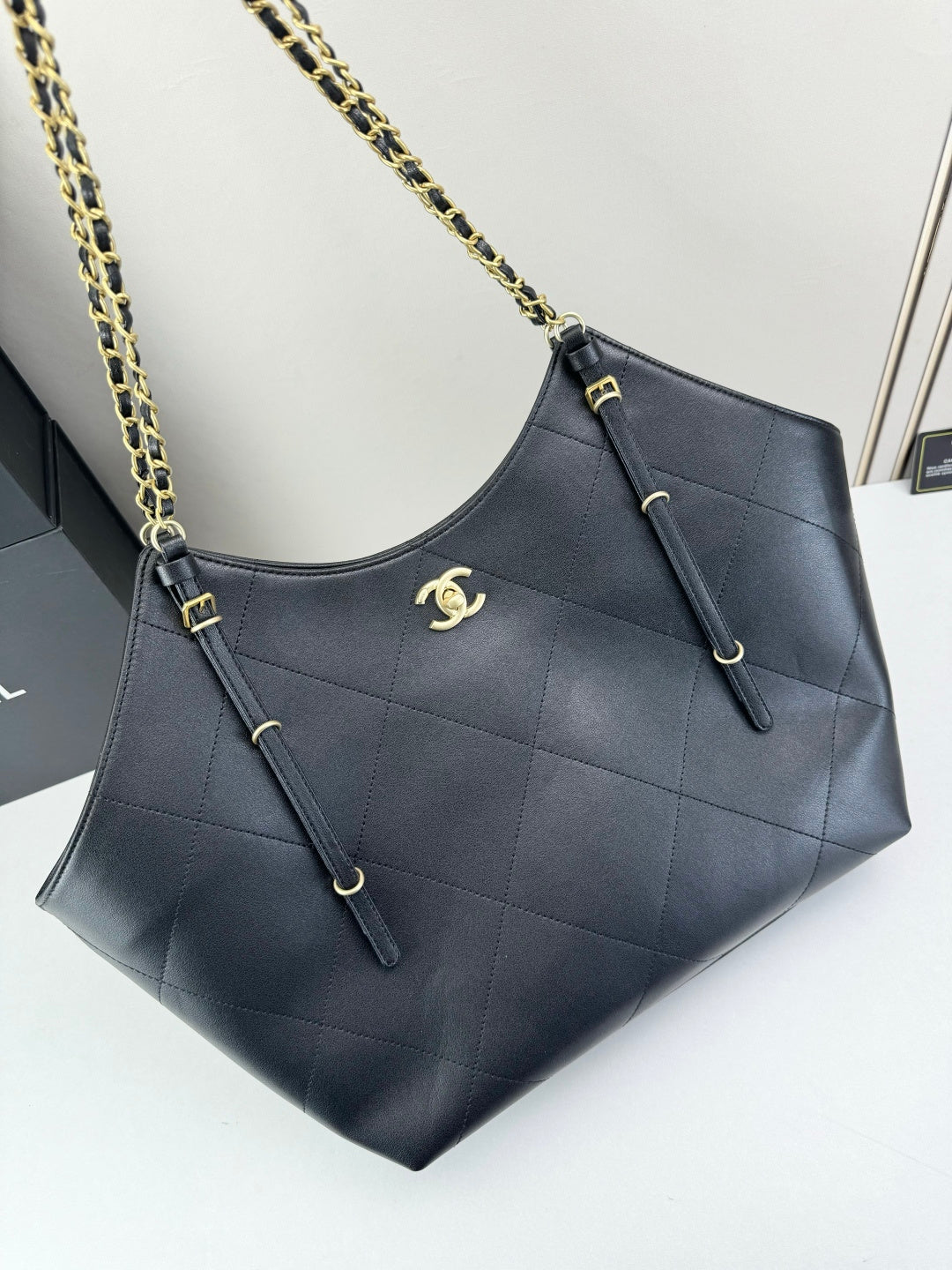 146PC11B Popular leather bag