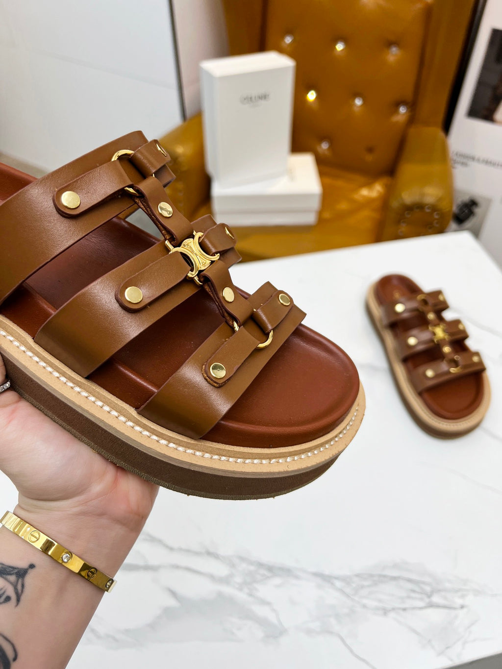 245RN1Z Popular leather shoes 