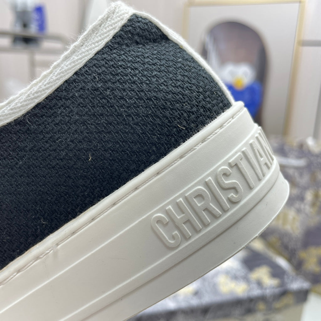 1XD66Z Popular shoes