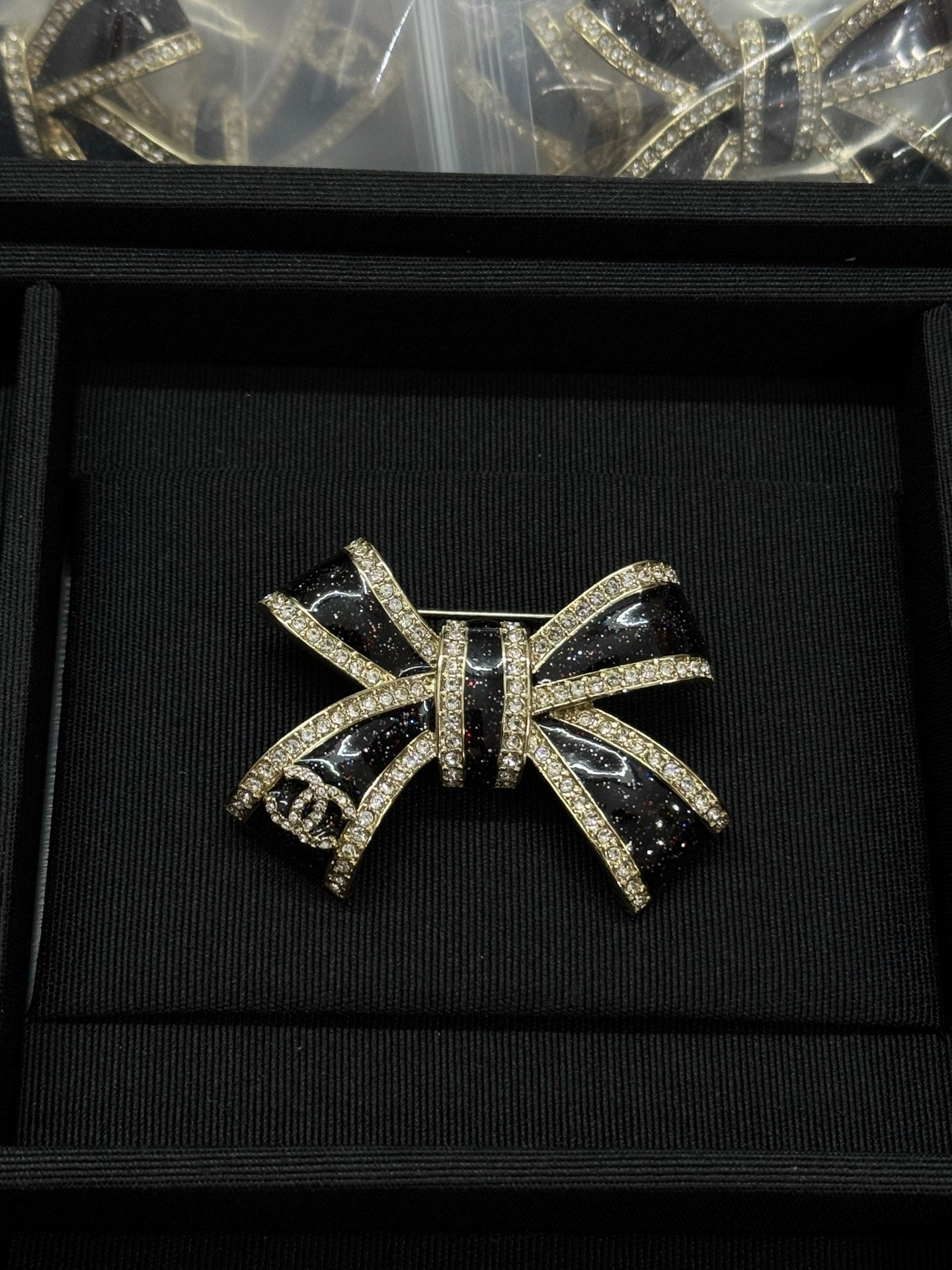 15ZC5X Popular Brooch