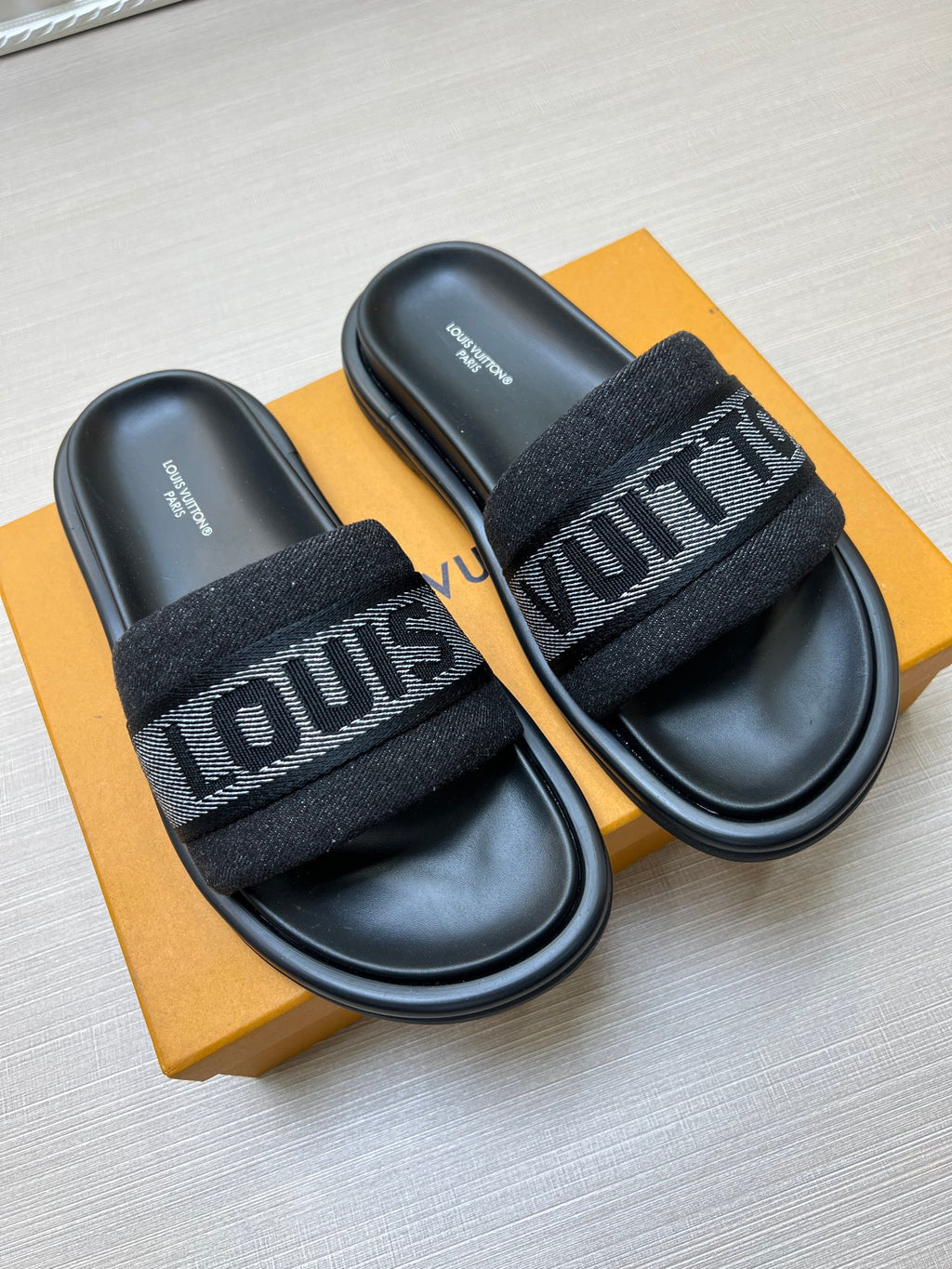 535ZE300Z Popular Slippers