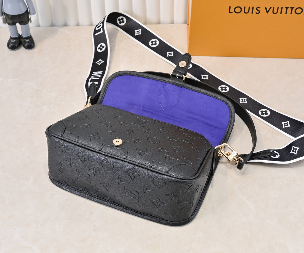 136PE42B Popular leather bag