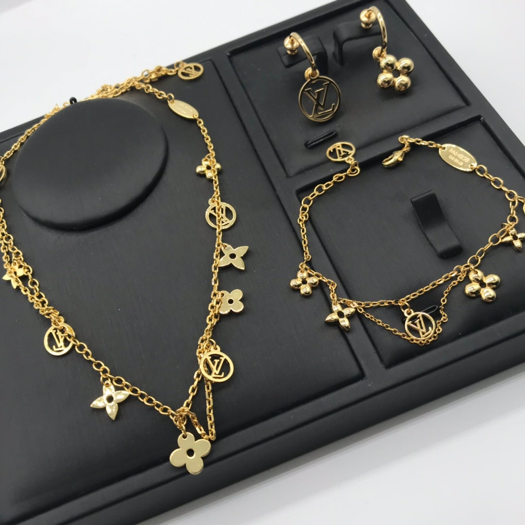 1XE599X  Popular   Earrings Bracelets Necklaces