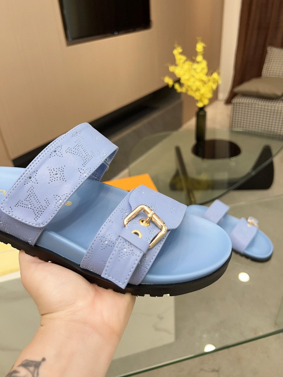 Z2X66B56 Popular high-quality leather slippers