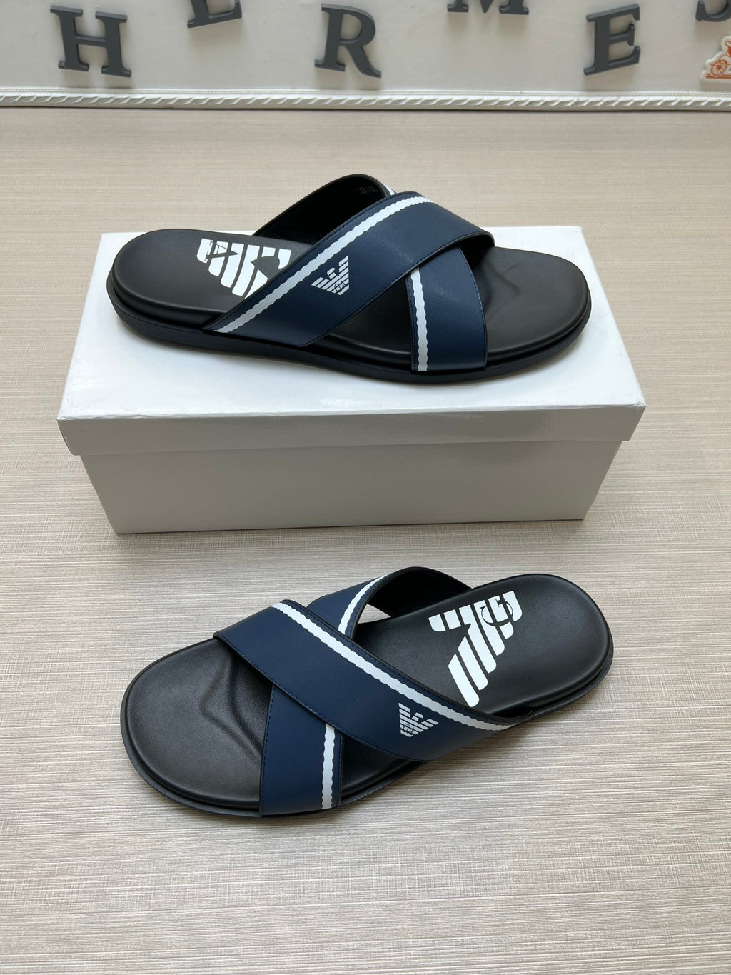 54A104Z Popular slippers