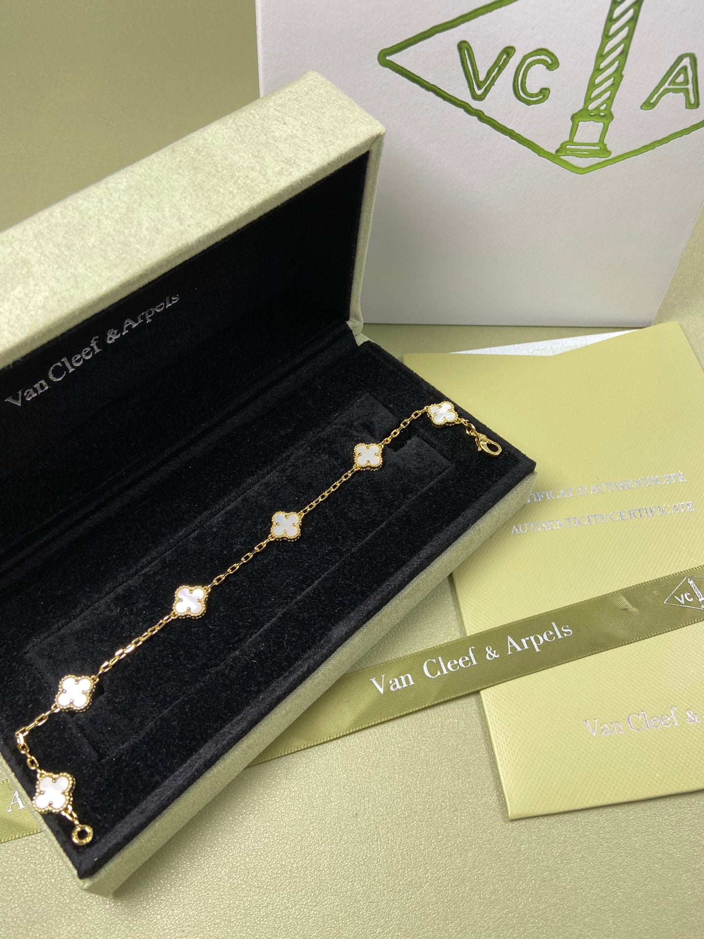 5XVA183K  Popular bracelets 6 flowers mini size 0.9cm flower